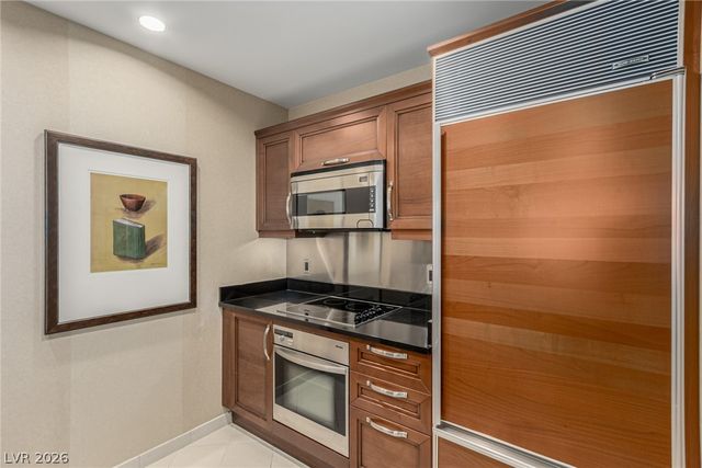 135 East Harmon Avenue 02702, Las Vegas, NV 89109