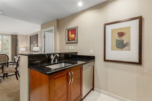 135 East Harmon Avenue 02702, Las Vegas, NV 89109