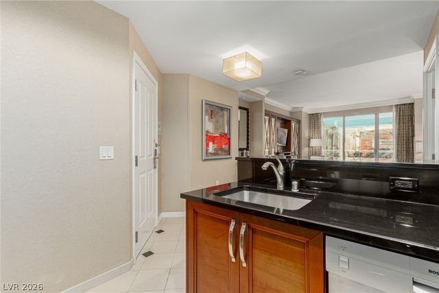 135 East Harmon Avenue 02702, Las Vegas, NV 89109