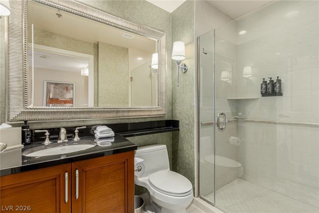 135 East Harmon Avenue 02702, Las Vegas, NV 89109