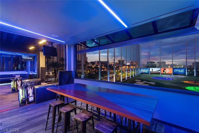 135 East Harmon Avenue 02702, Las Vegas, NV 89109