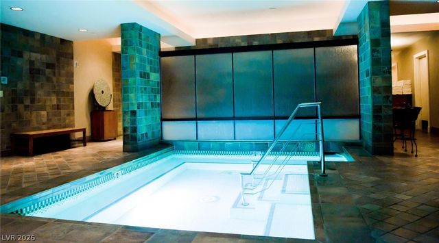 135 East Harmon Avenue 02702, Las Vegas, NV 89109