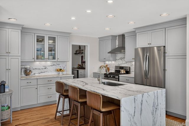 27 S Orleans Road, Orleans, MA 02653