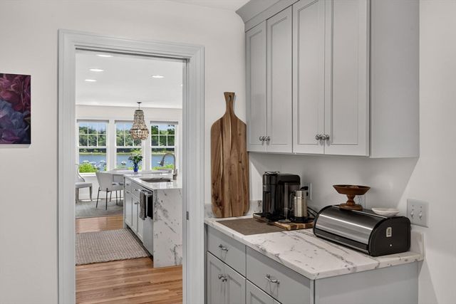27 S Orleans Road, Orleans, MA 02653