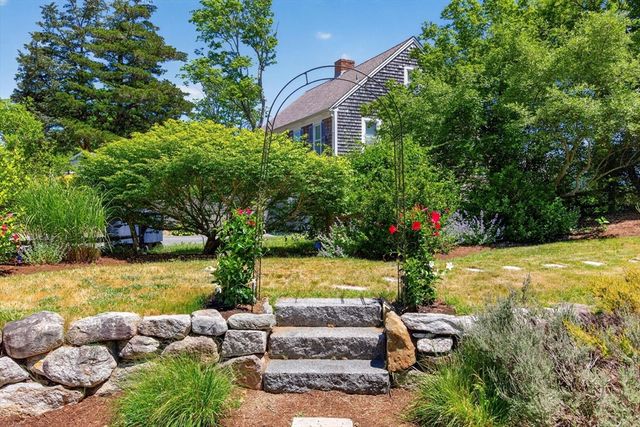 27 S Orleans Road, Orleans, MA 02653