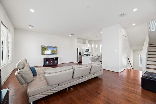 9611 Marlive Lane D, Houston, TX 77025