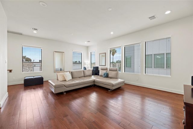 9611 Marlive Lane D, Houston, TX 77025