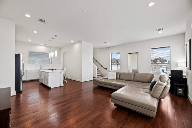 9611 Marlive Lane D, Houston, TX 77025