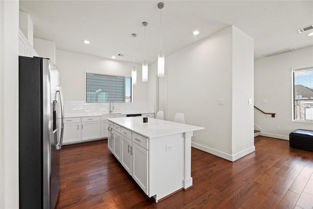 9611 Marlive Lane D, Houston, TX 77025