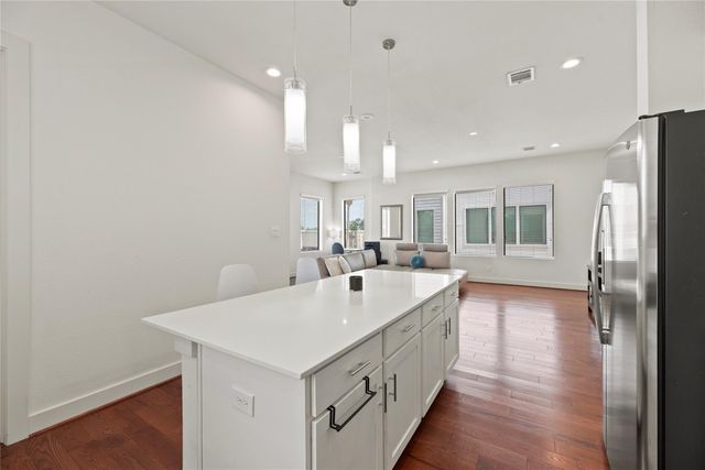 9611 Marlive Lane D, Houston, TX 77025