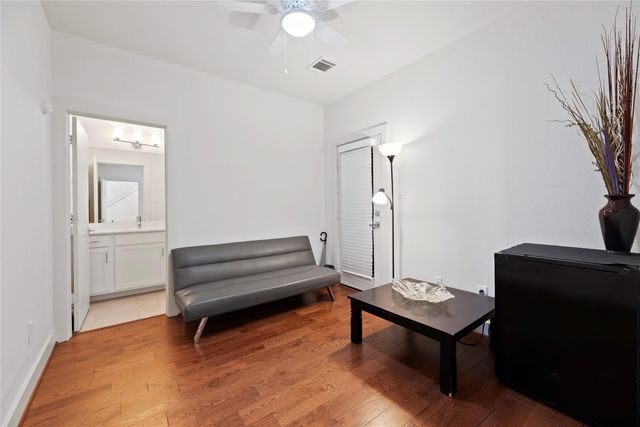 9611 Marlive Lane D, Houston, TX 77025