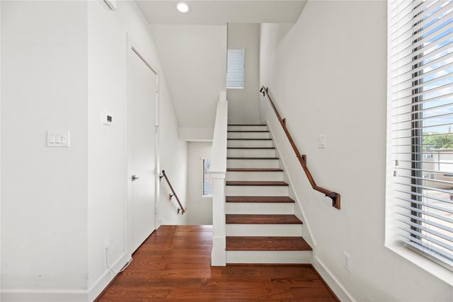 9611 Marlive Lane D, Houston, TX 77025