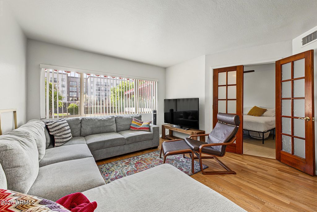4330 N 5TH Avenue 102, Phoenix, AZ 85013 — photo 4