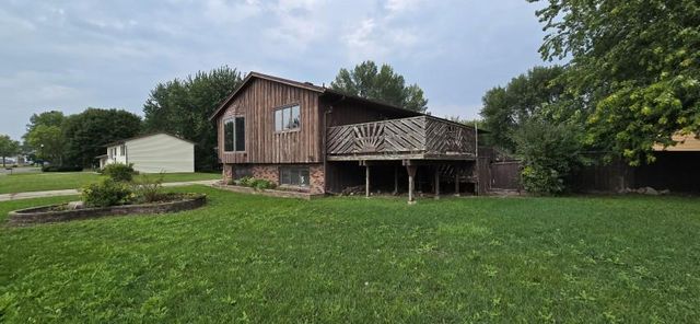 503 Hawthorne Drive, Marshall, MN 56258