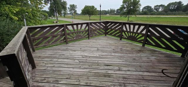 503 Hawthorne Drive, Marshall, MN 56258