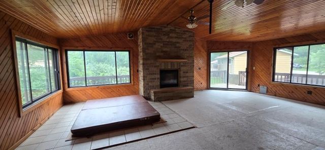 503 Hawthorne Drive, Marshall, MN 56258