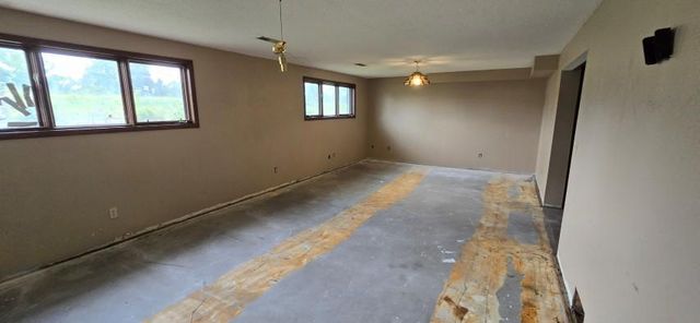 503 Hawthorne Drive, Marshall, MN 56258