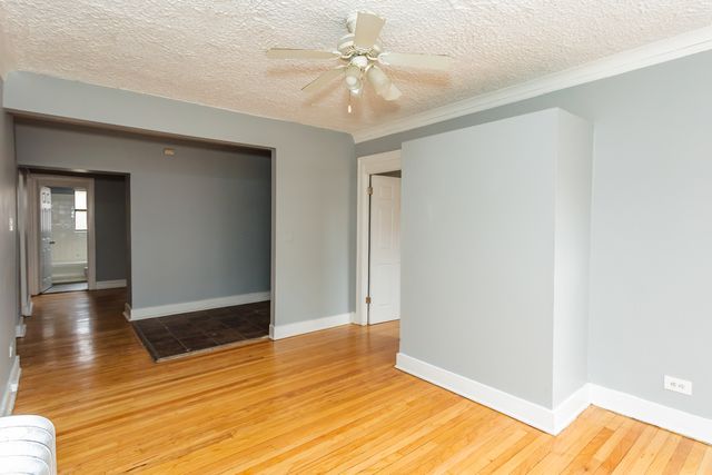 6959 S Paxton Avenue 3A, Chicago, IL 60649