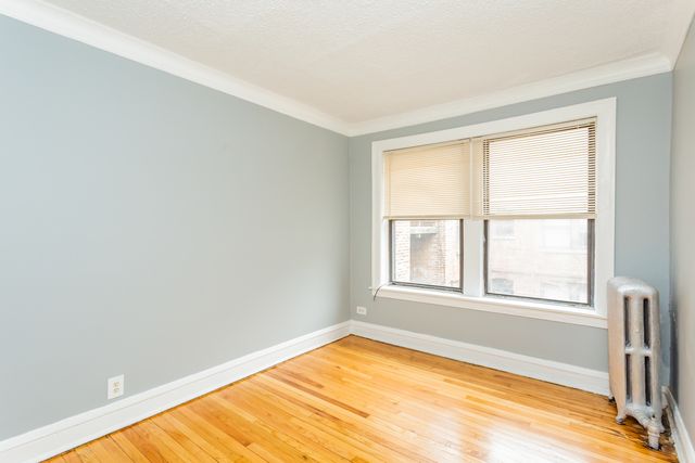 6959 S Paxton Avenue 3A, Chicago, IL 60649