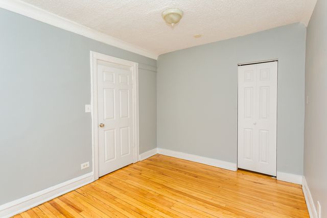 6959 S Paxton Avenue 3A, Chicago, IL 60649
