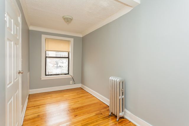 6959 S Paxton Avenue 3A, Chicago, IL 60649