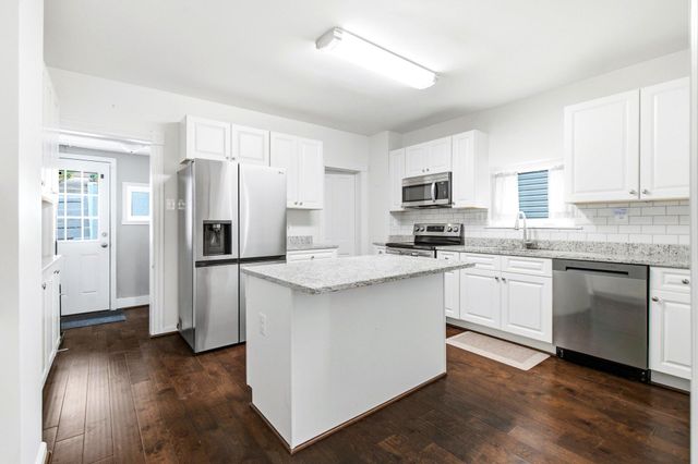811 E B ST, Brunswick, MD 21716