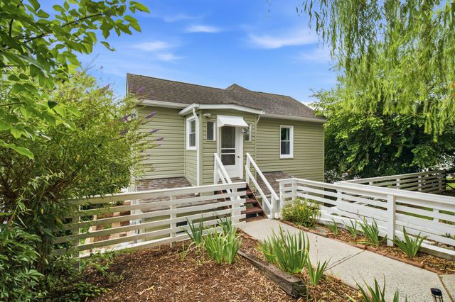 811 E B ST, Brunswick, MD 21716