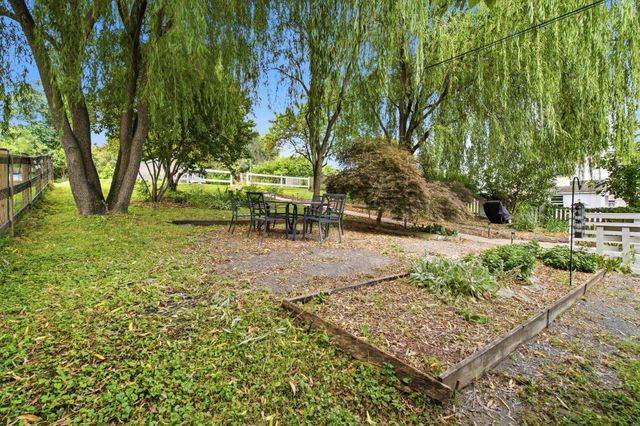 811 E B ST, Brunswick, MD 21716