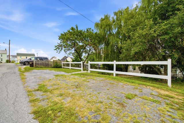 811 E B ST, Brunswick, MD 21716