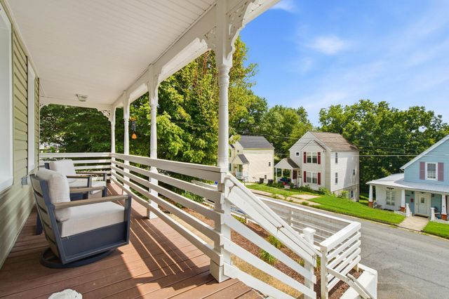 811 E B ST, Brunswick, MD 21716