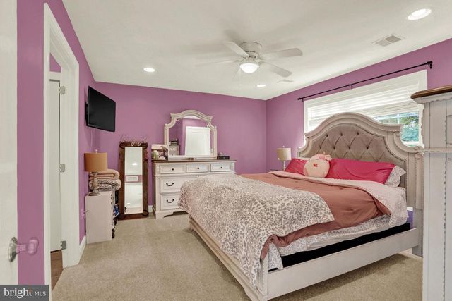 11 GROUP CT, Mount Holly Springs, PA 17065