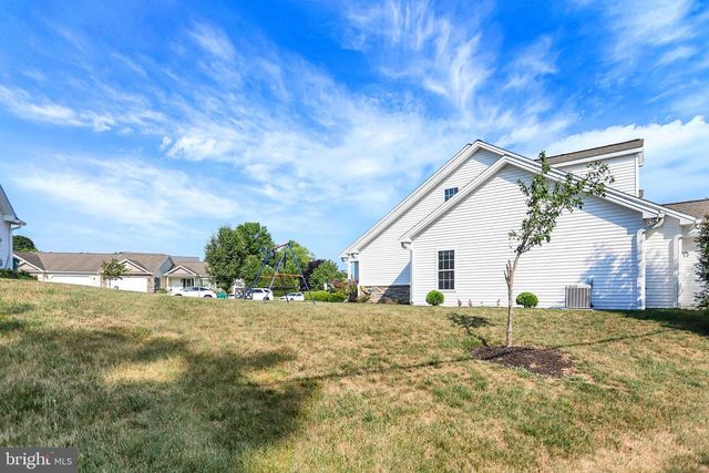 11 GROUP CT, Mount Holly Springs, PA 17065
