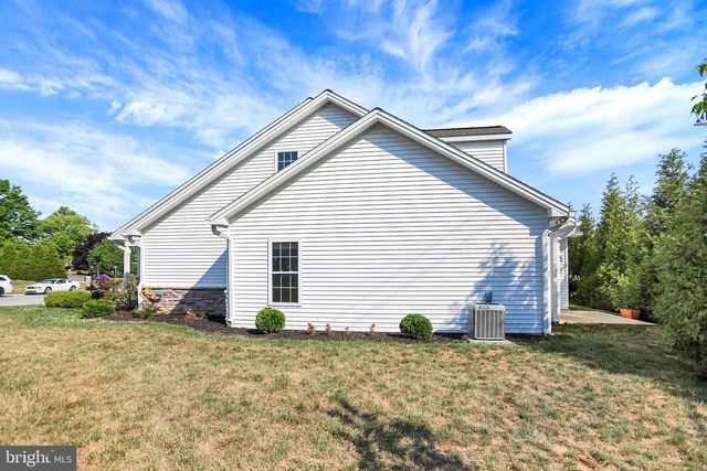 11 GROUP CT, Mount Holly Springs, PA 17065