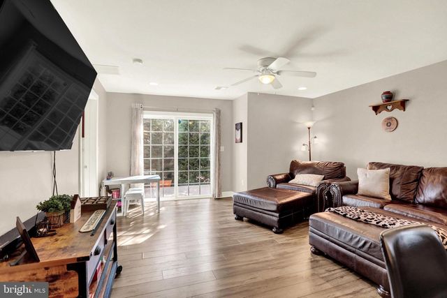 11 GROUP CT, Mount Holly Springs, PA 17065