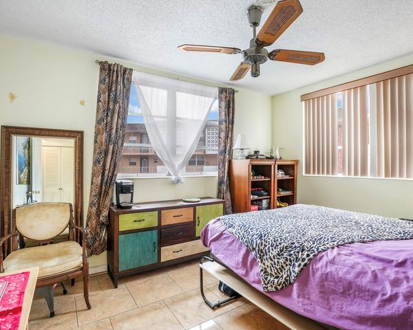 2951 NW 46th Ave 301, Lauderdale Lakes, FL 33313