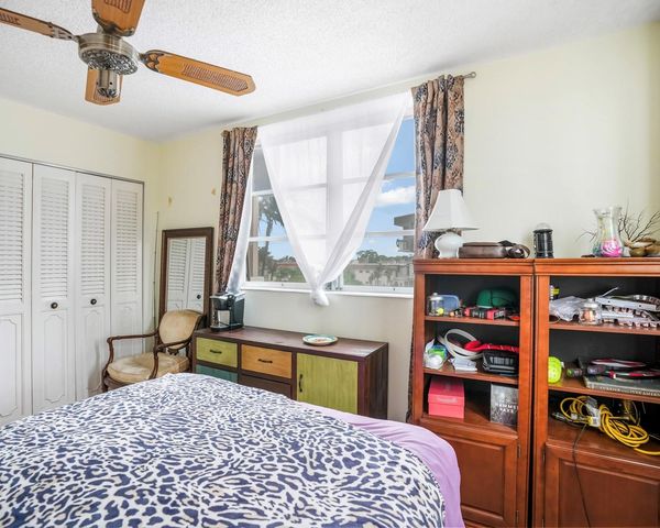 2951 NW 46th Ave 301, Lauderdale Lakes, FL 33313