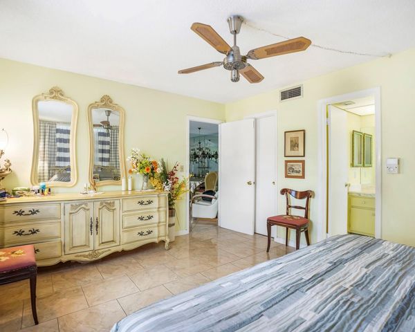 2951 NW 46th Ave 301, Lauderdale Lakes, FL 33313