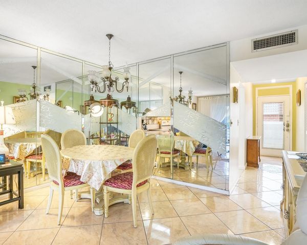 2951 NW 46th Ave 301, Lauderdale Lakes, FL 33313