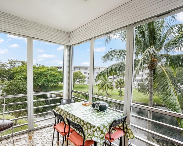 2951 NW 46th Ave 301, Lauderdale Lakes, FL 33313