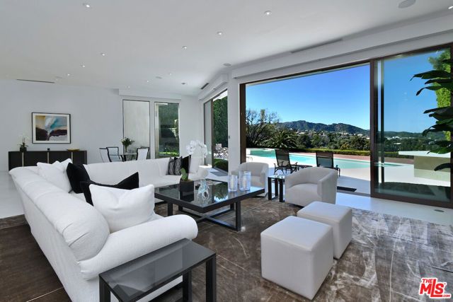 16167 Royal Oak Road, Encino (los Angeles), CA 91436