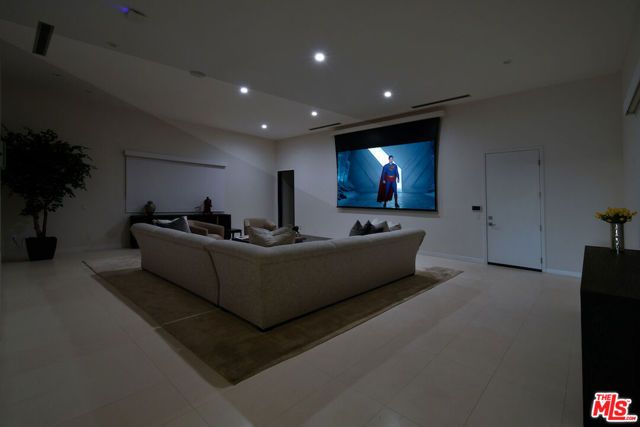 16167 Royal Oak Road, Encino (los Angeles), CA 91436
