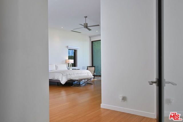 16167 Royal Oak Road, Encino (los Angeles), CA 91436