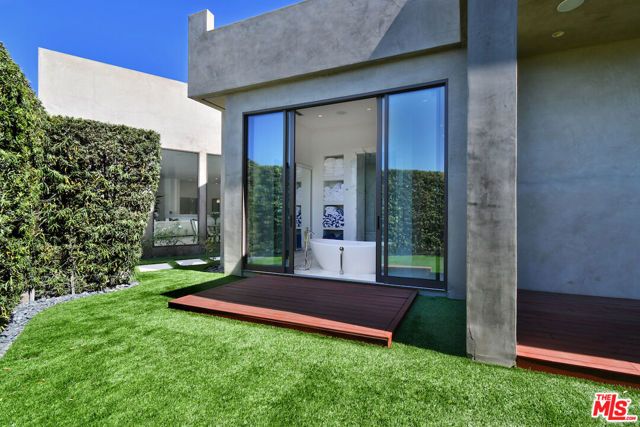 16167 Royal Oak Road, Encino (los Angeles), CA 91436