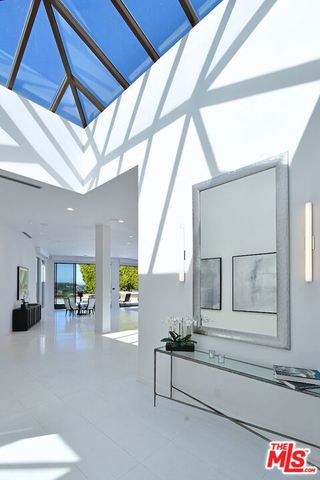 16167 Royal Oak Road, Encino (los Angeles), CA 91436
