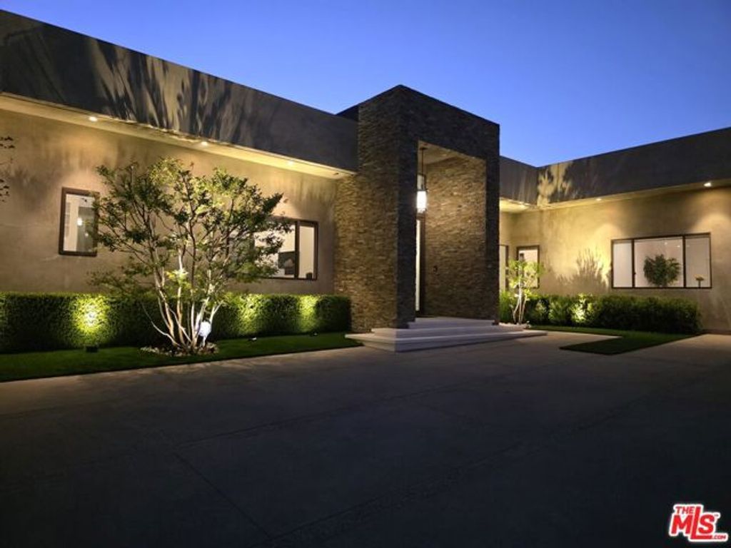 16167 Royal Oak Road, Encino (los Angeles), CA 91436