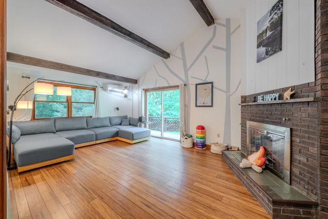 55 Logging Hill Road, Bow, NH 03304