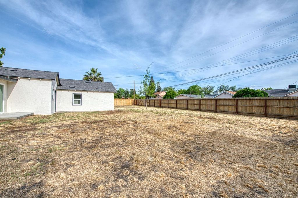 Image 38 of property listing at 3030 E Normal, Fresno, CA 93703