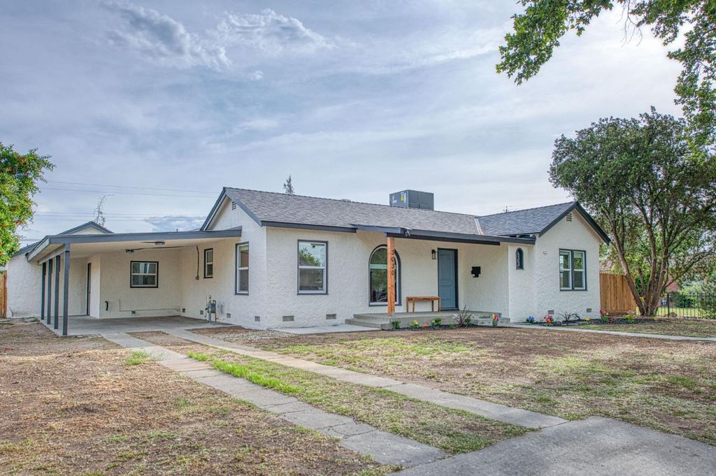 Image 4 of property listing at 3030 E Normal, Fresno, CA 93703