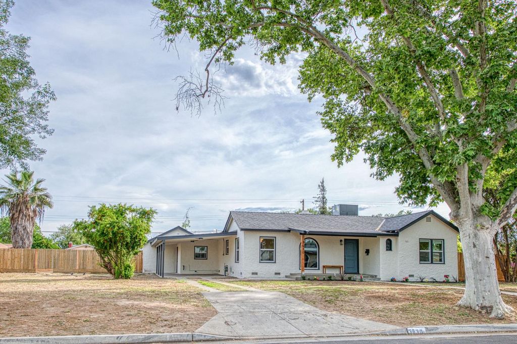 Image 40 of property listing at 3030 E Normal, Fresno, CA 93703