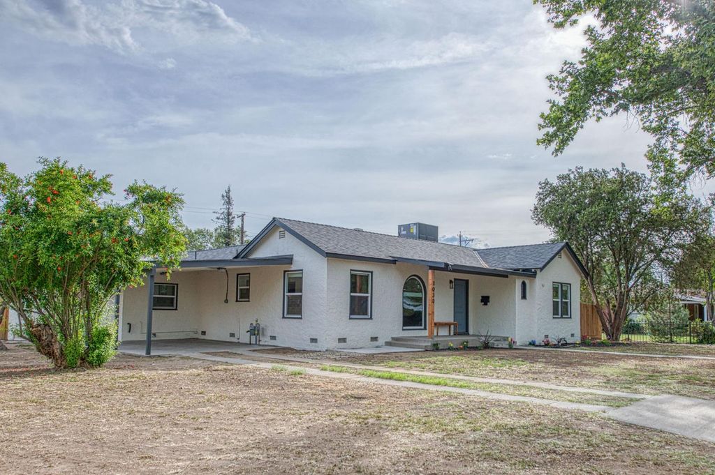 Image 42 of property listing at 3030 E Normal, Fresno, CA 93703